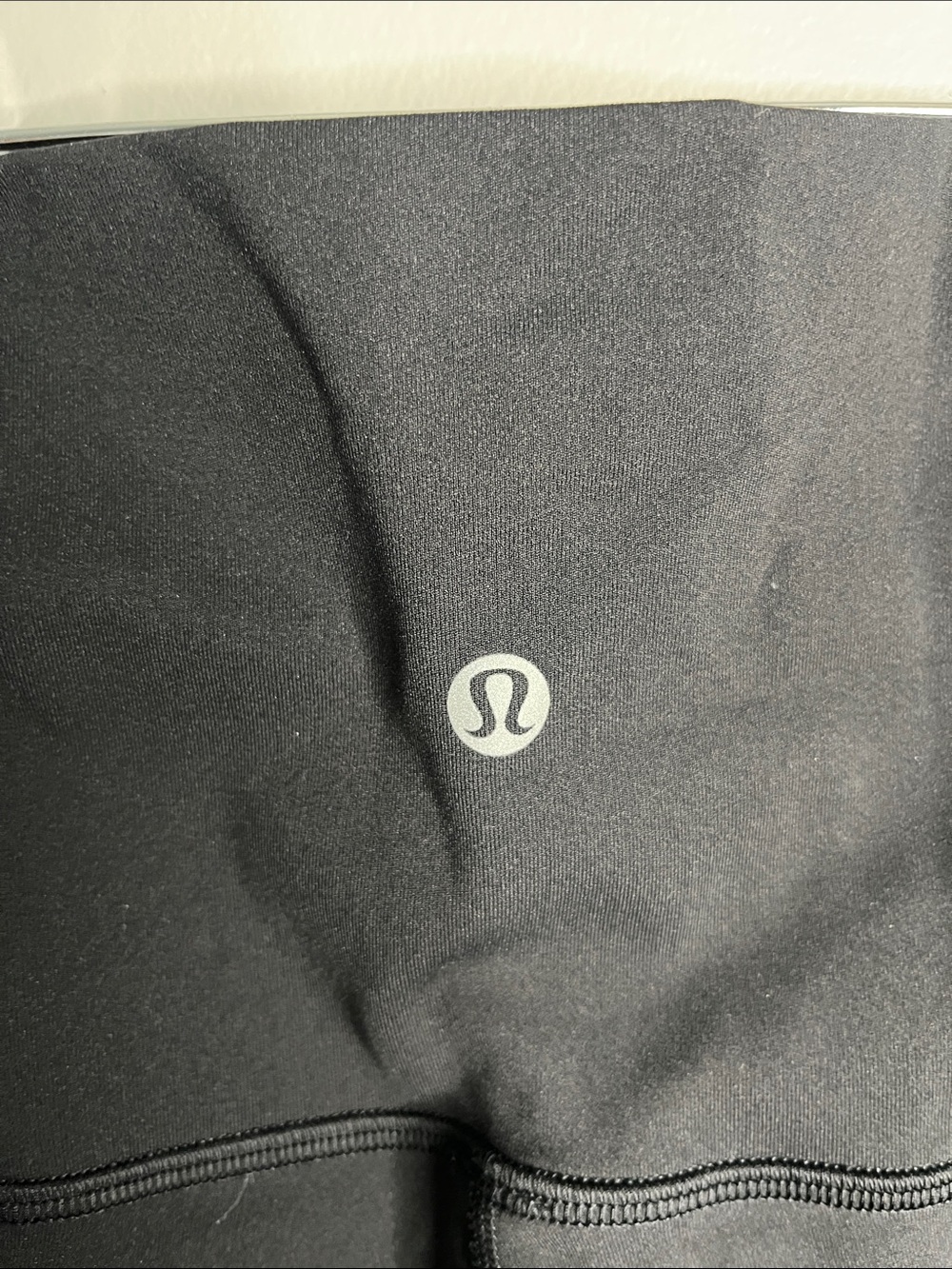 Lululemon High-Rise Cropped Leggings – Black – Size 10-12 - Picture 4 of 4